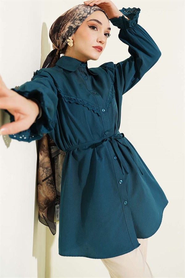 Emerald Green Shirt with Elasticated Cuffs and Lace Details