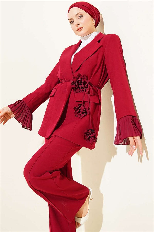 Burgundy Blazer Suit 2 Piece Set Suit with Wrist Pleats and Flower Brooch