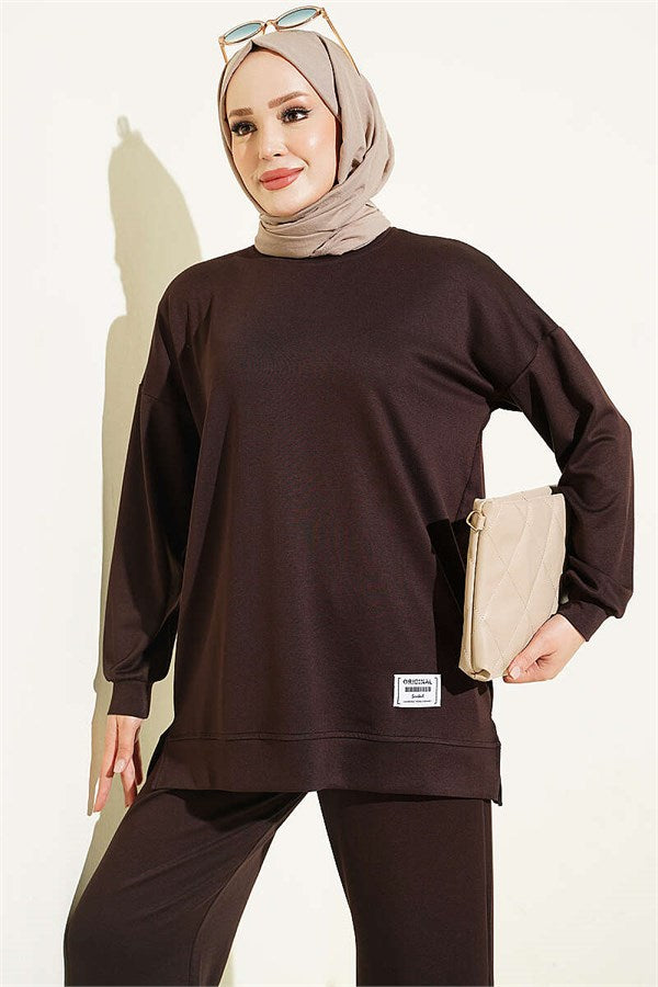 2 Piece Set with Crew Neck Emblem, Coffee