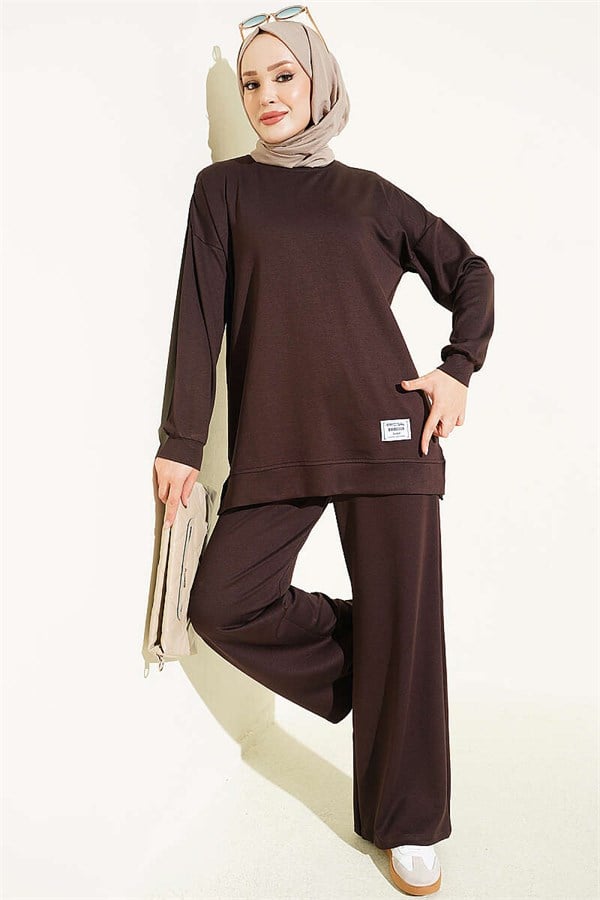 2 Piece Set with Crew Neck Emblem, Coffee