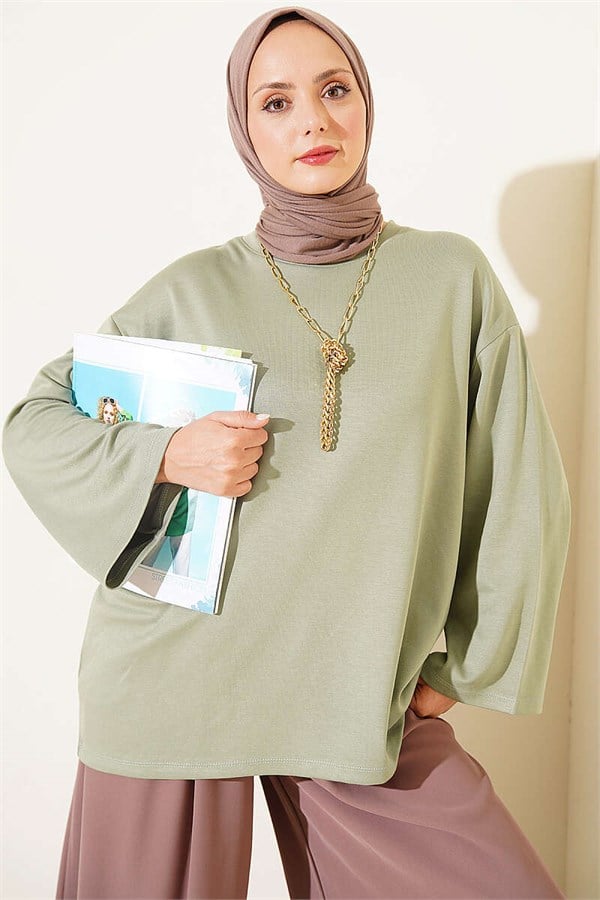 Crew Neck Basic Loisha Tunic in Light Green