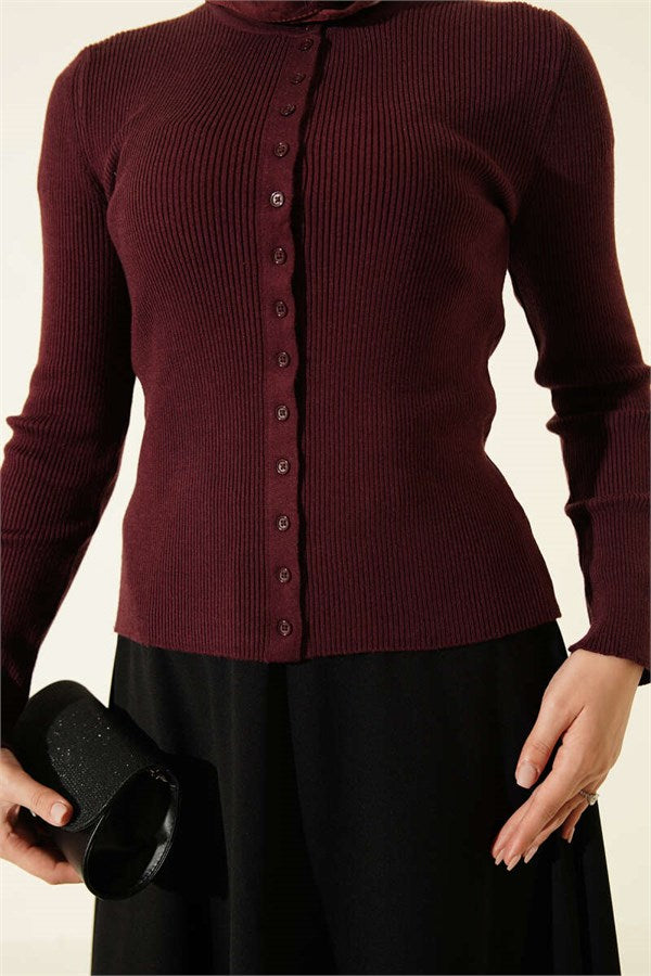 Crew Neck Buttoned Knit Cardigan Burgundy