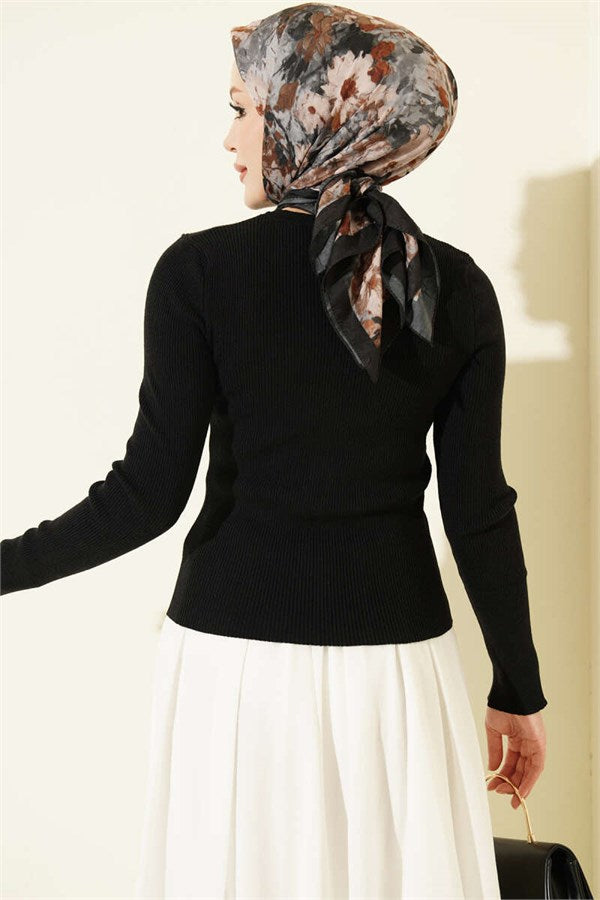 Crew Neck Buttoned Knit Cardigan Black