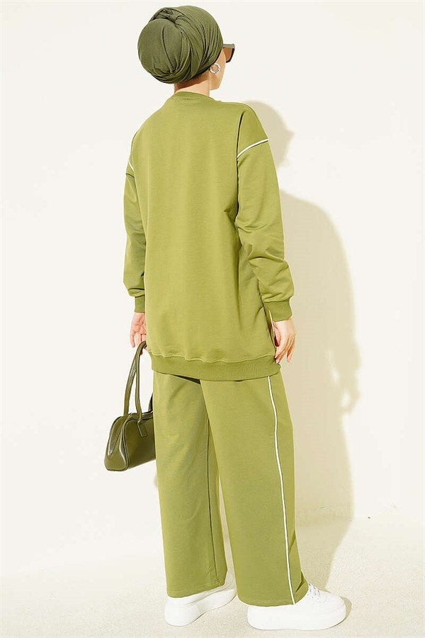 Two-Piece Set with Crew Neck and Stripe, Light Green