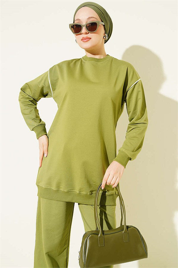 Two-Piece Set with Crew Neck and Stripe, Light Green