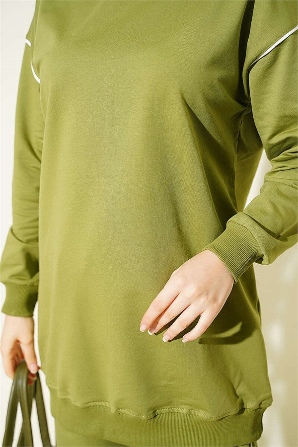 Two-Piece Set with Crew Neck and Stripe, Light Green