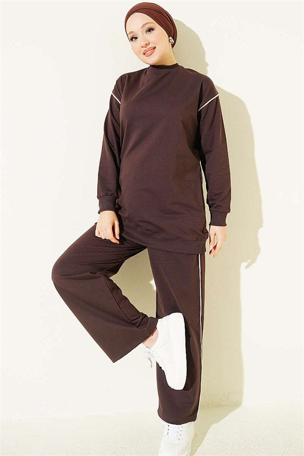 Two-Piece Set with Crew Neck and Stripe, Coffee