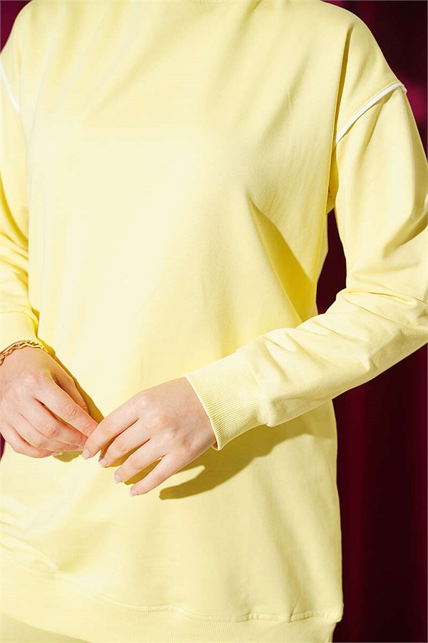 Two-Piece Set with Crew Neck and Stripe, Yellow