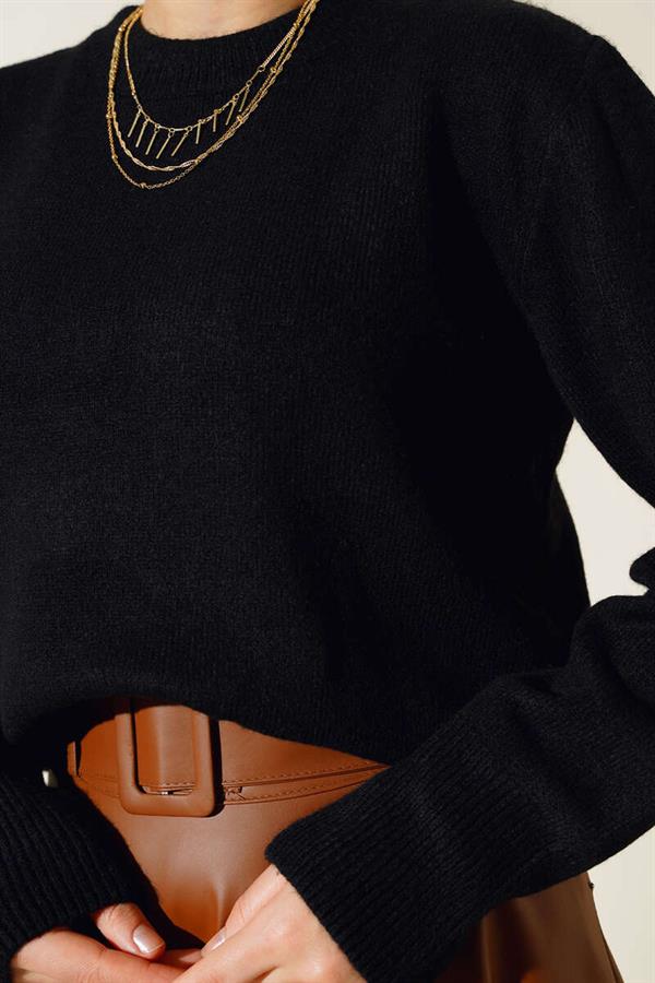 Crew Neck Knitted Sweater Black