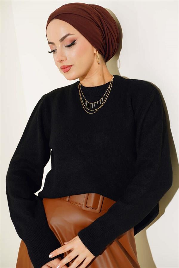 Crew Neck Knitted Sweater Black