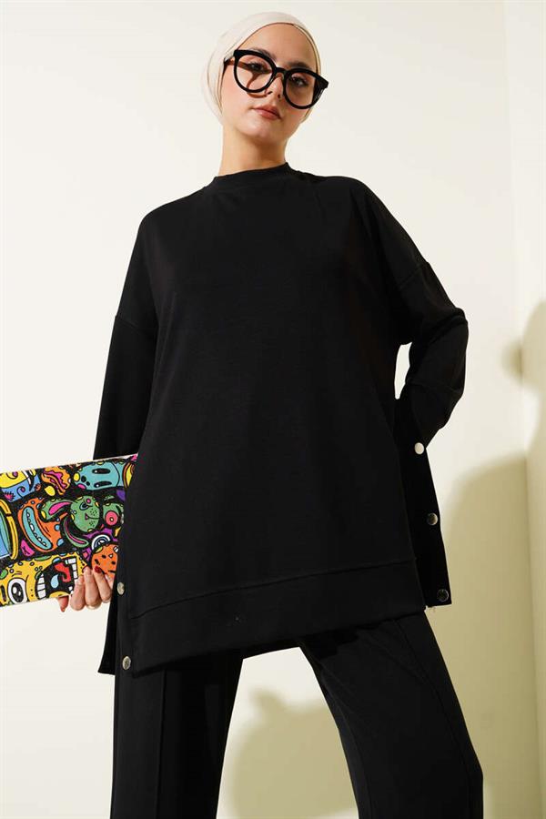 Crew Neck 2 Piece Set with Metal Buttons on the Sides, Black