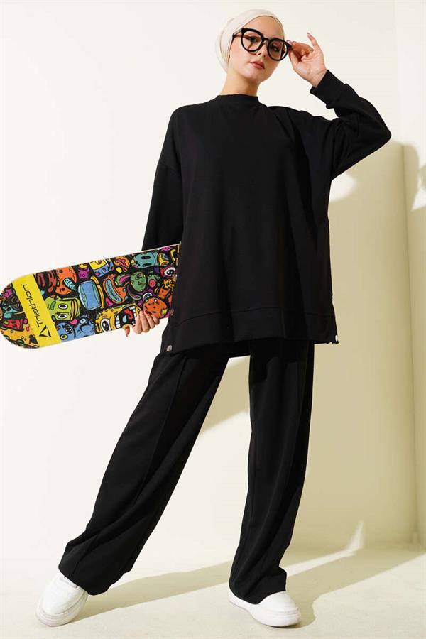 Crew Neck 2 Piece Set with Metal Buttons on the Sides, Black