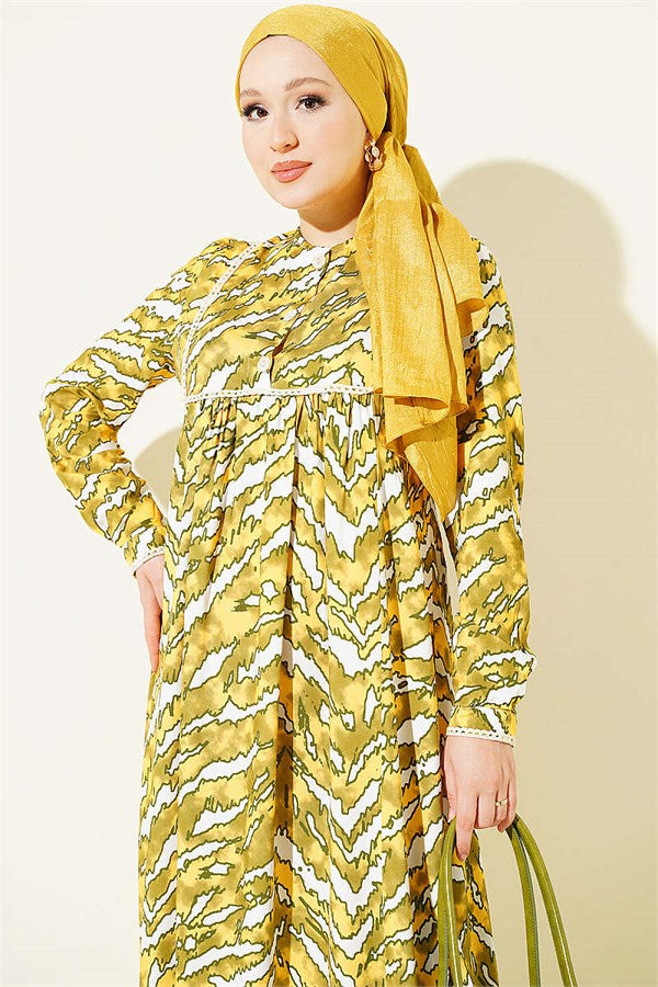 Wide-Sleeved, Lace-Depth Belmando Dress in Olive Green