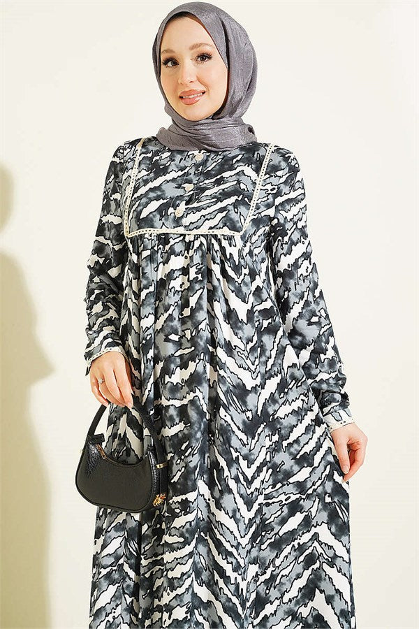 Wide-Sleeved, Lace-Depth Belmando Dress, Black