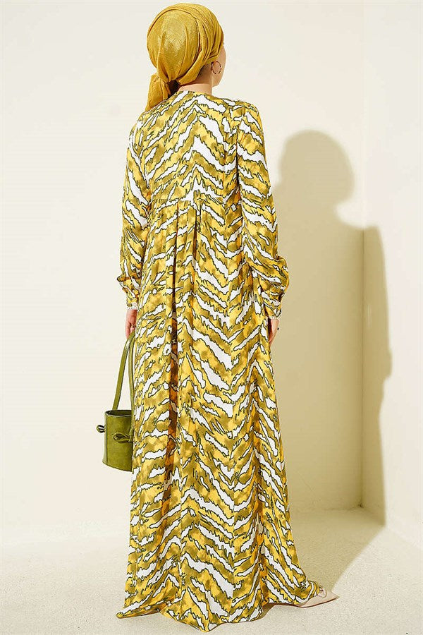 Wide-Sleeved, Lace-Depth Belmando Dress in Olive Green