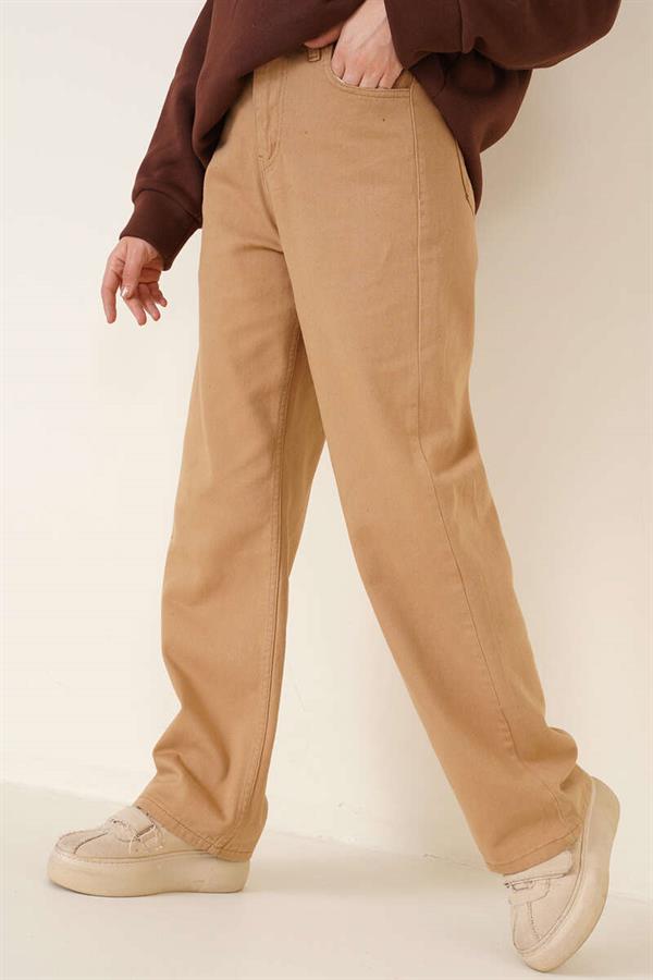Straight Leg Latte Jeans