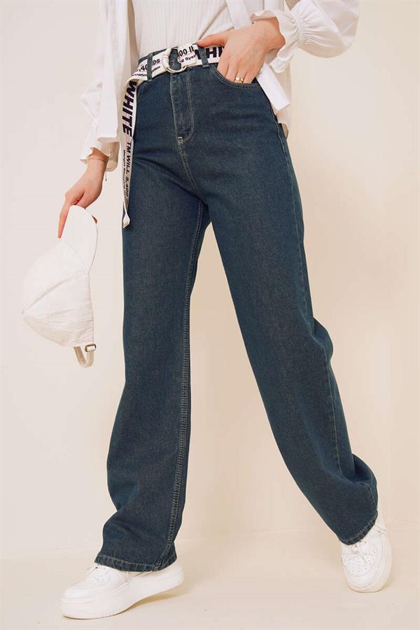 Straight Leg Medium Tint Jeans