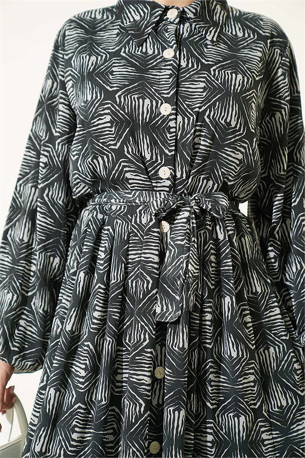 Full-Length Buttoned Dress with Pattern Detail, Emerald Green