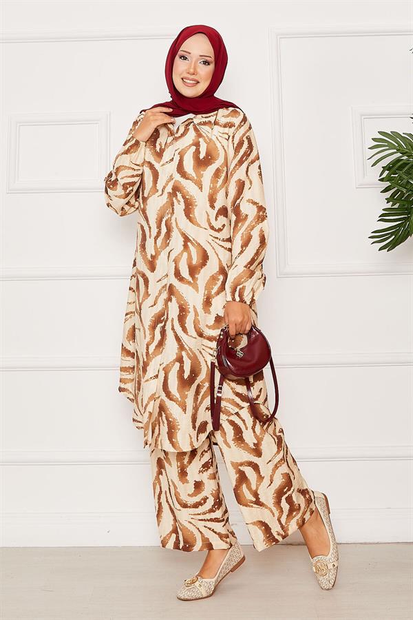 Buttoned Down Double Breasted Suit with Elastic Sleeve Detail