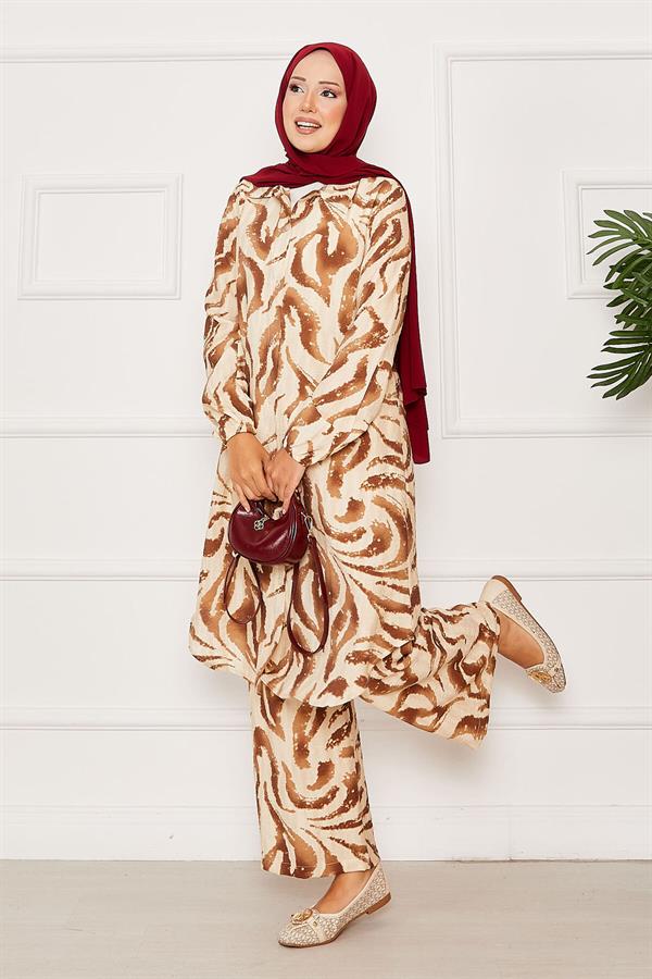 Buttoned Down Double Breasted Suit with Elastic Sleeve Detail