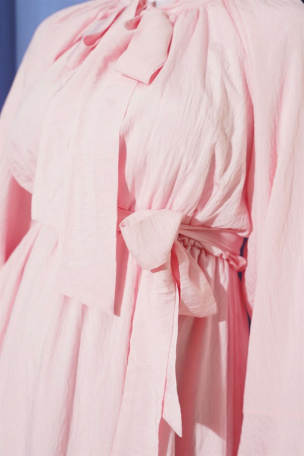 Pink Dress with Neckline and Elastic Waist