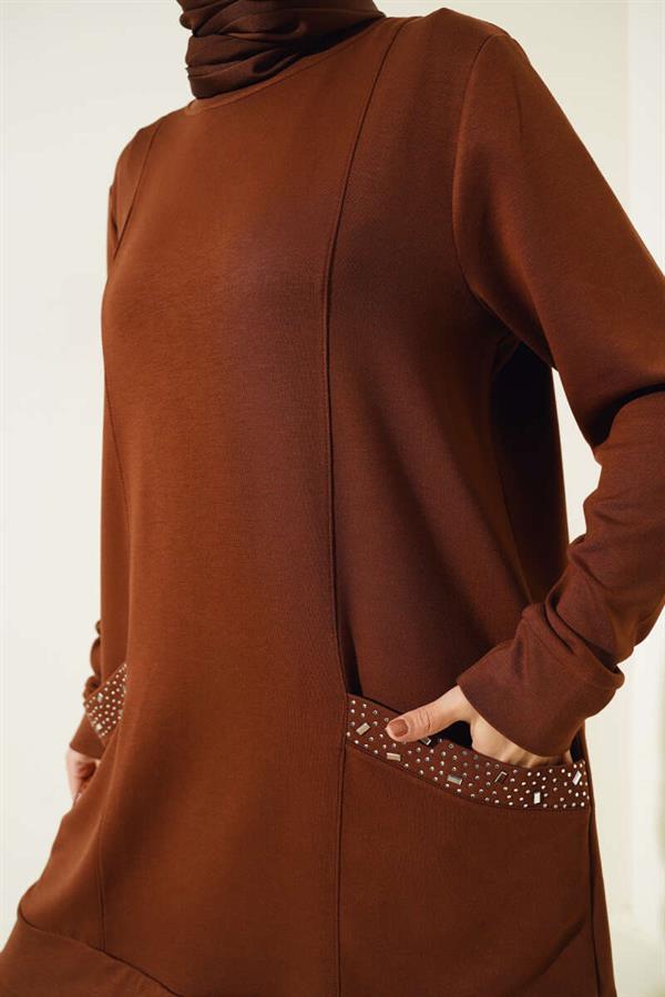 Two-Piece Brown Suit with Stone-Decorated Pocket