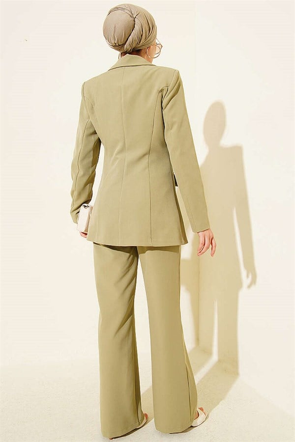 Two-piece suit with pocket flap blazer jacket, mint green.