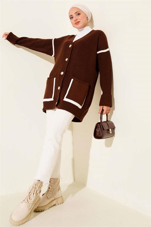 Pocketed Gold Buttoned Knitted Cardigan Brown