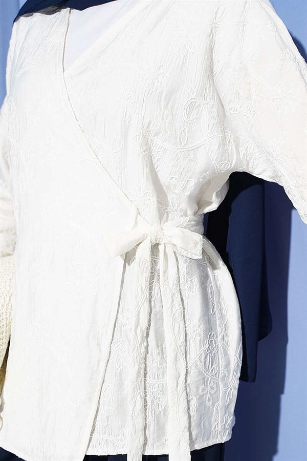 White Kimono with Floral Embroidery and Tie-Up