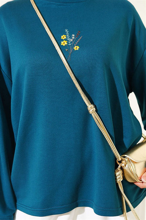 Flower Embroidered Loisha Blouse in Petroleum