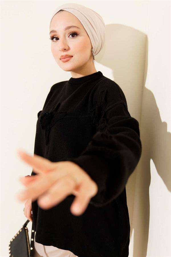 Floral Embroidered Knit Sweater Black