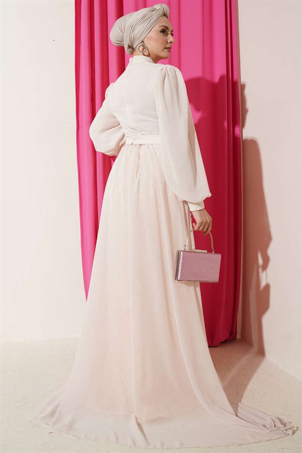 Cream Evening Dress with Floral Pattern and Tulle Cape
