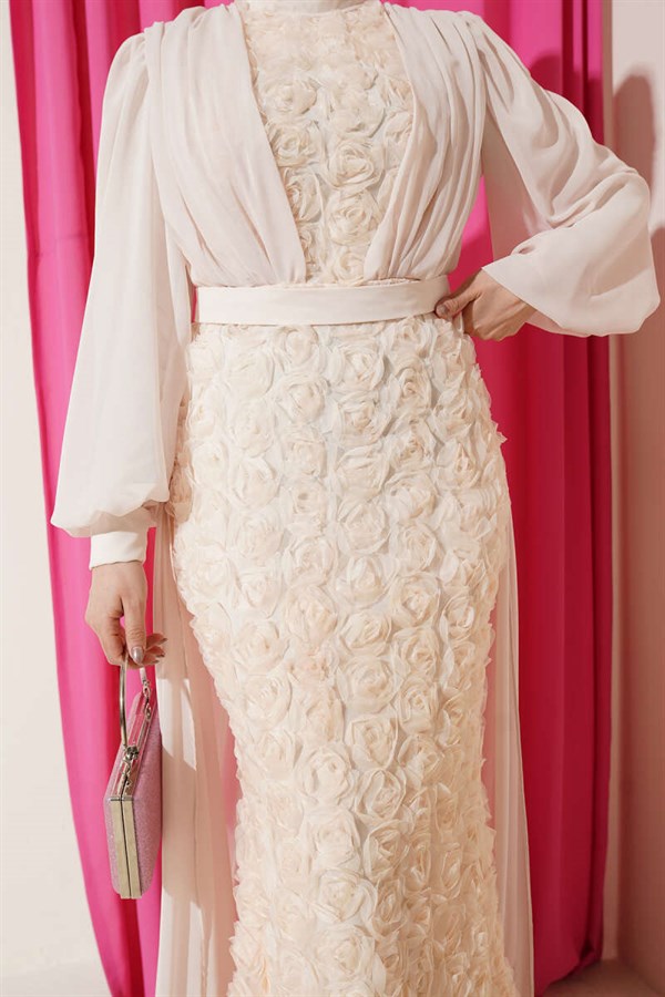 Cream Evening Dress with Floral Pattern and Tulle Cape