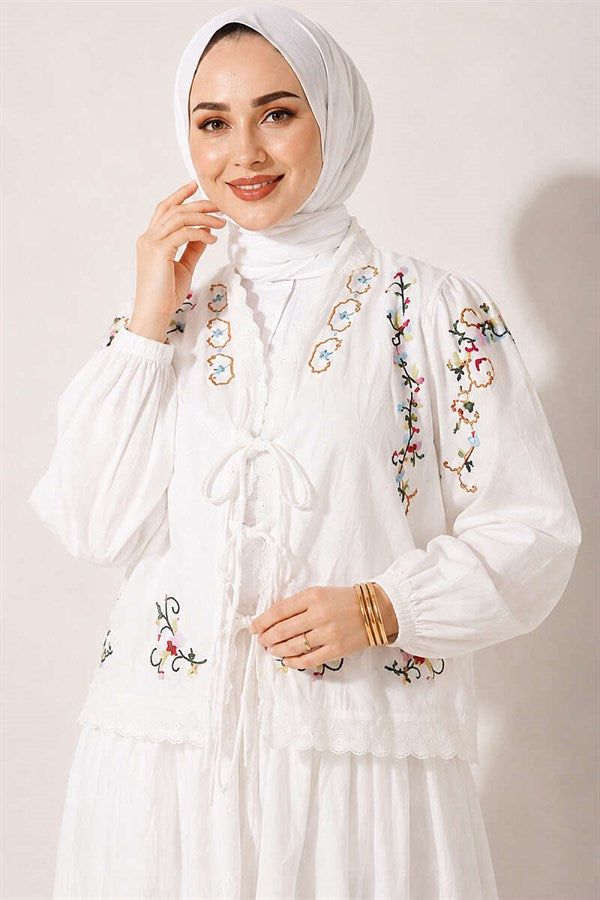 Two-Piece Set with Floral Embroidered Linen Skirt, White