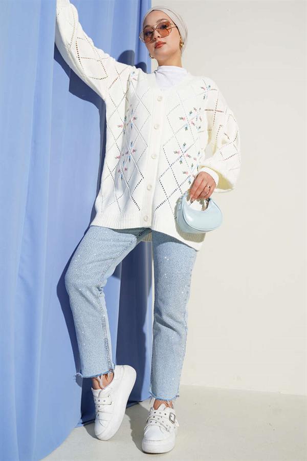 Floral Diamond Patterned Knit Cardigan in Ecru