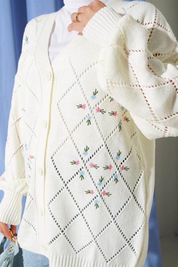 Floral Diamond Patterned Knit Cardigan in Ecru