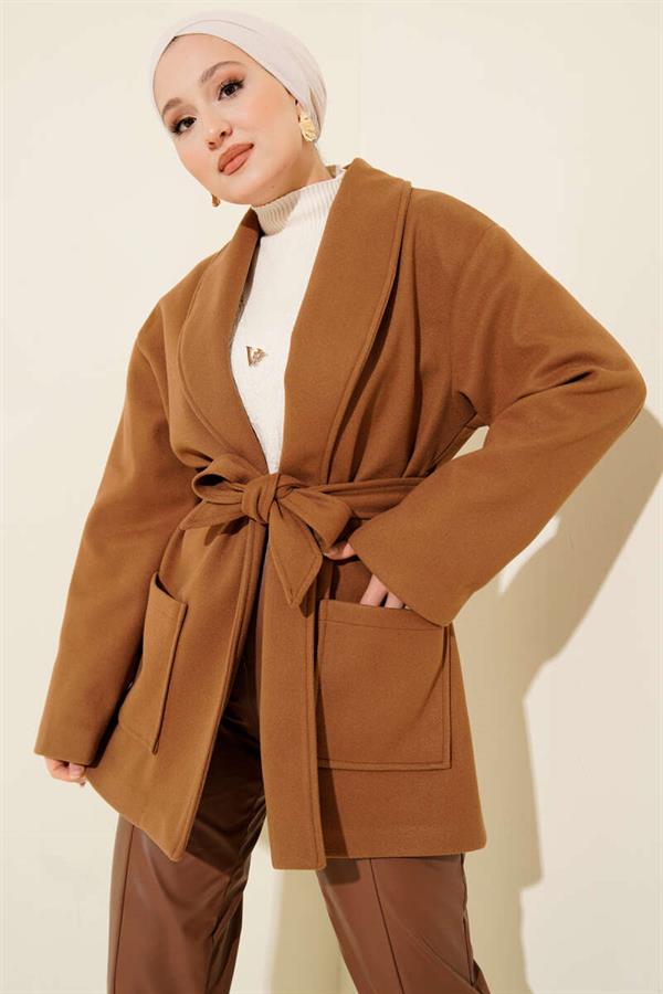 Double-Pocketed Double-Breasted Belted Short Coat in Camel