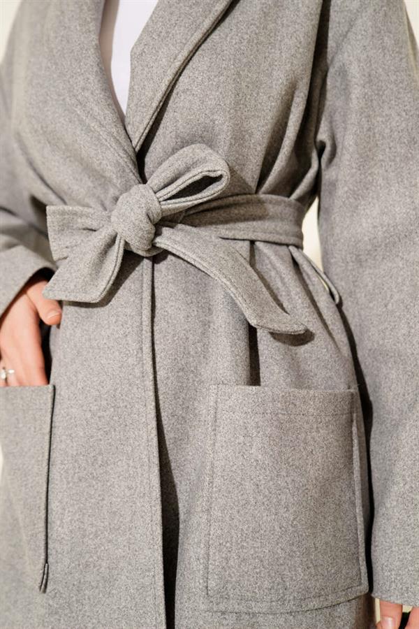 Double-Pocketed Double-Breasted Belted Short Coat in Gray