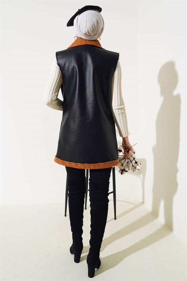 Double Pocket Furry Leather Vest Black Camel