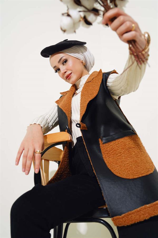 Double Pocket Furry Leather Vest Black Camel