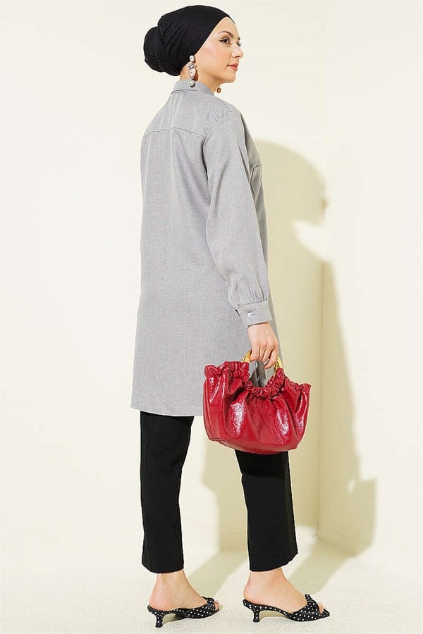Gray Shirt with Double Pockets and Chain Necklace