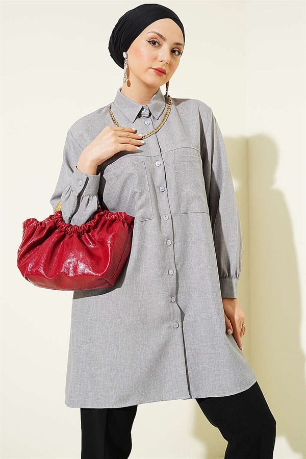 Gray Shirt with Double Pockets and Chain Necklace
