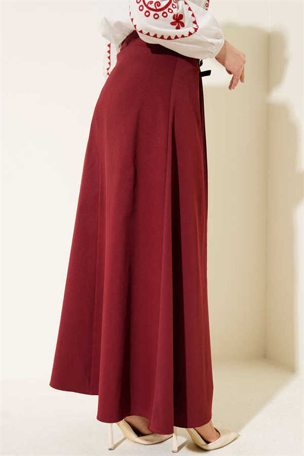 Double Belt Detail Skirt Burgundy