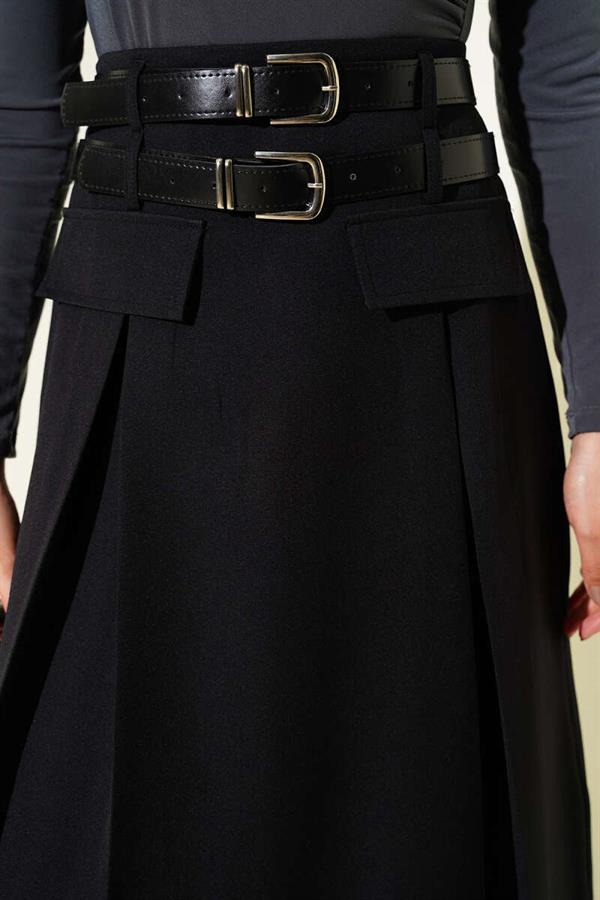 Double-Armed Dart Detail Flared Skirt Black