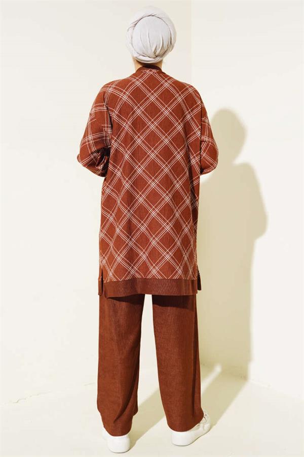 Stripe Pattern Slit Detailed 2 Piece Set Brown