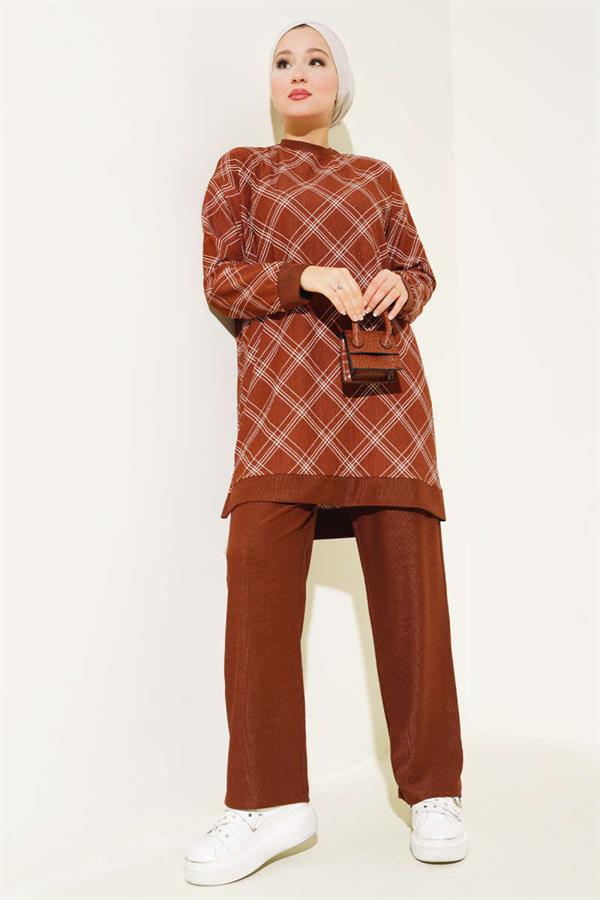 Stripe Pattern Slit Detailed 2 Piece Set Brown