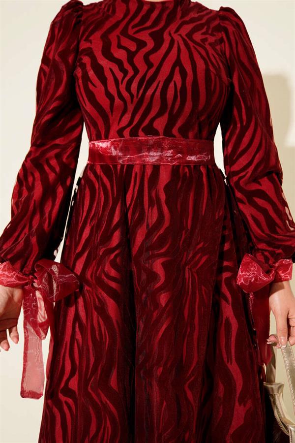 Wave Pattern Tulle Belt Evening Dress Burgundy