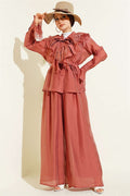 Loose-fitting 2 Piece Set with lace detailing, rose pink.