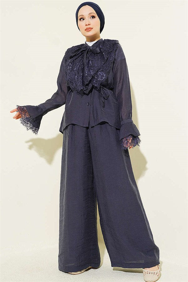 Loose-fitting 2 Piece Set with lace detailing, navy blue.