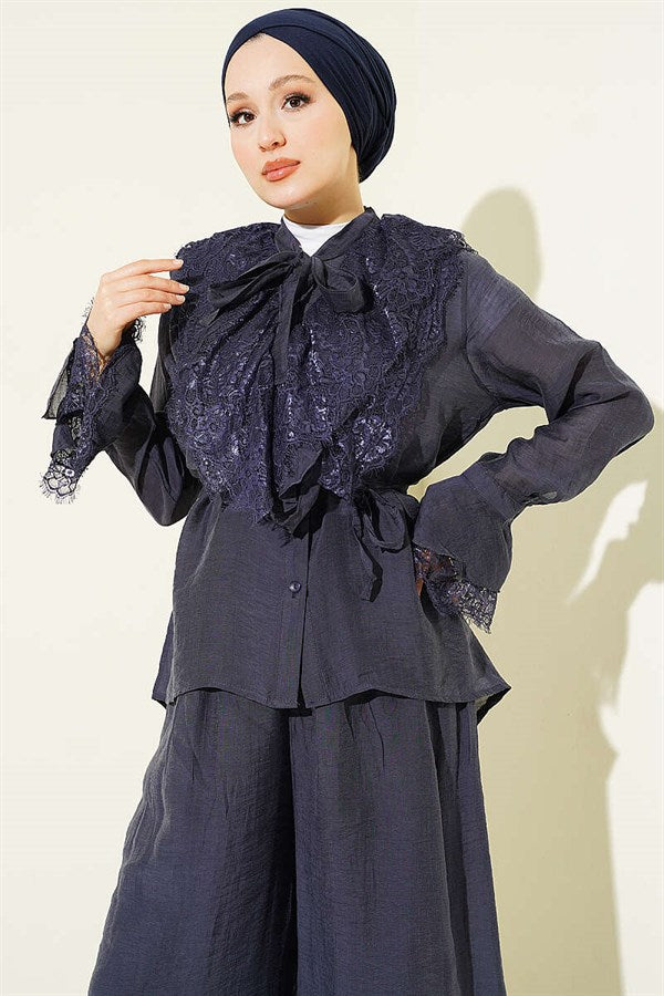 Loose-fitting 2 Piece Set with lace detailing, navy blue.